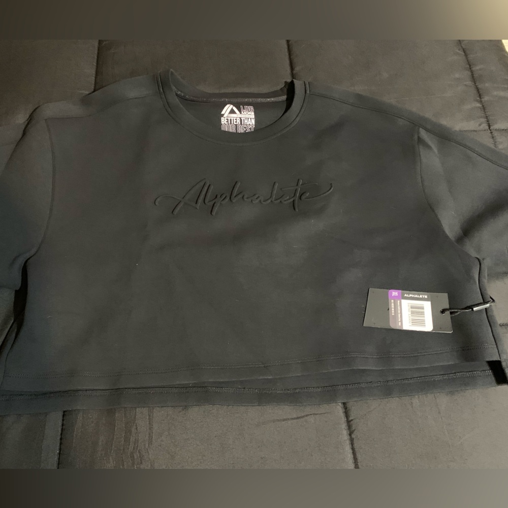 BRAND NEW ALPHLALETE CROP TOP